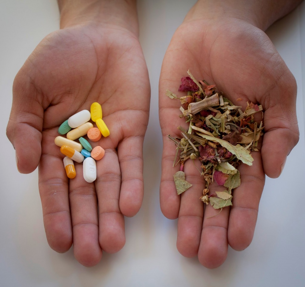 pills-or-herbs.jpg